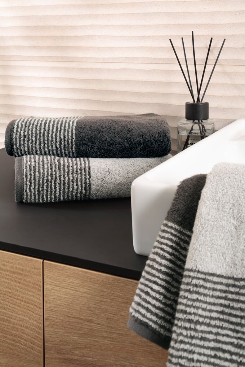 Махровое полотенеце Two-Tone Basalt (590-73)