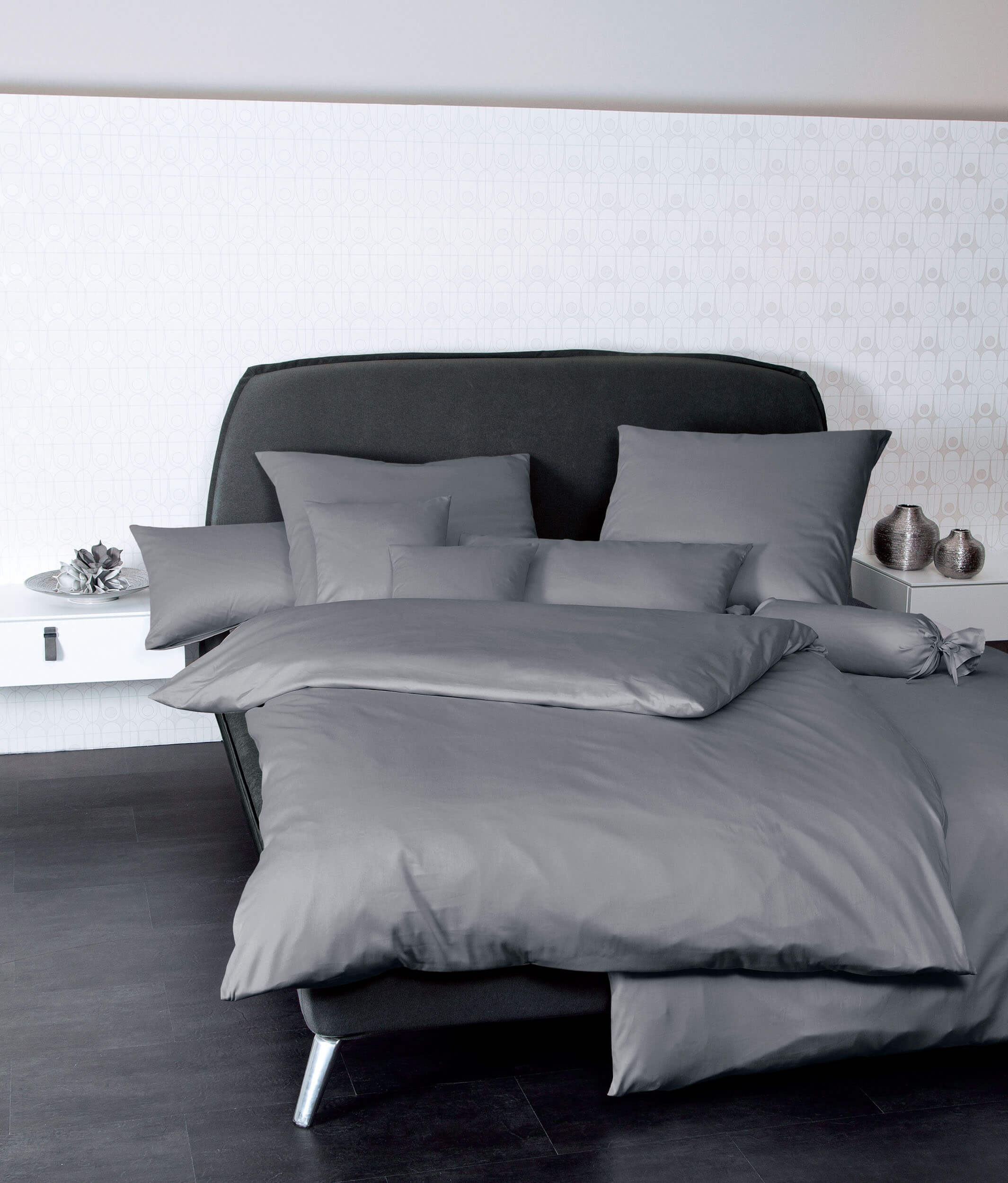 Немецкое постельное белье Colors Graphit ☞ Размер пододеяльника: 200 x 220 см ☞ Размер простыни: Без простыни ☞ Размер наволочек: 50 x 70 см (2 шт.)
