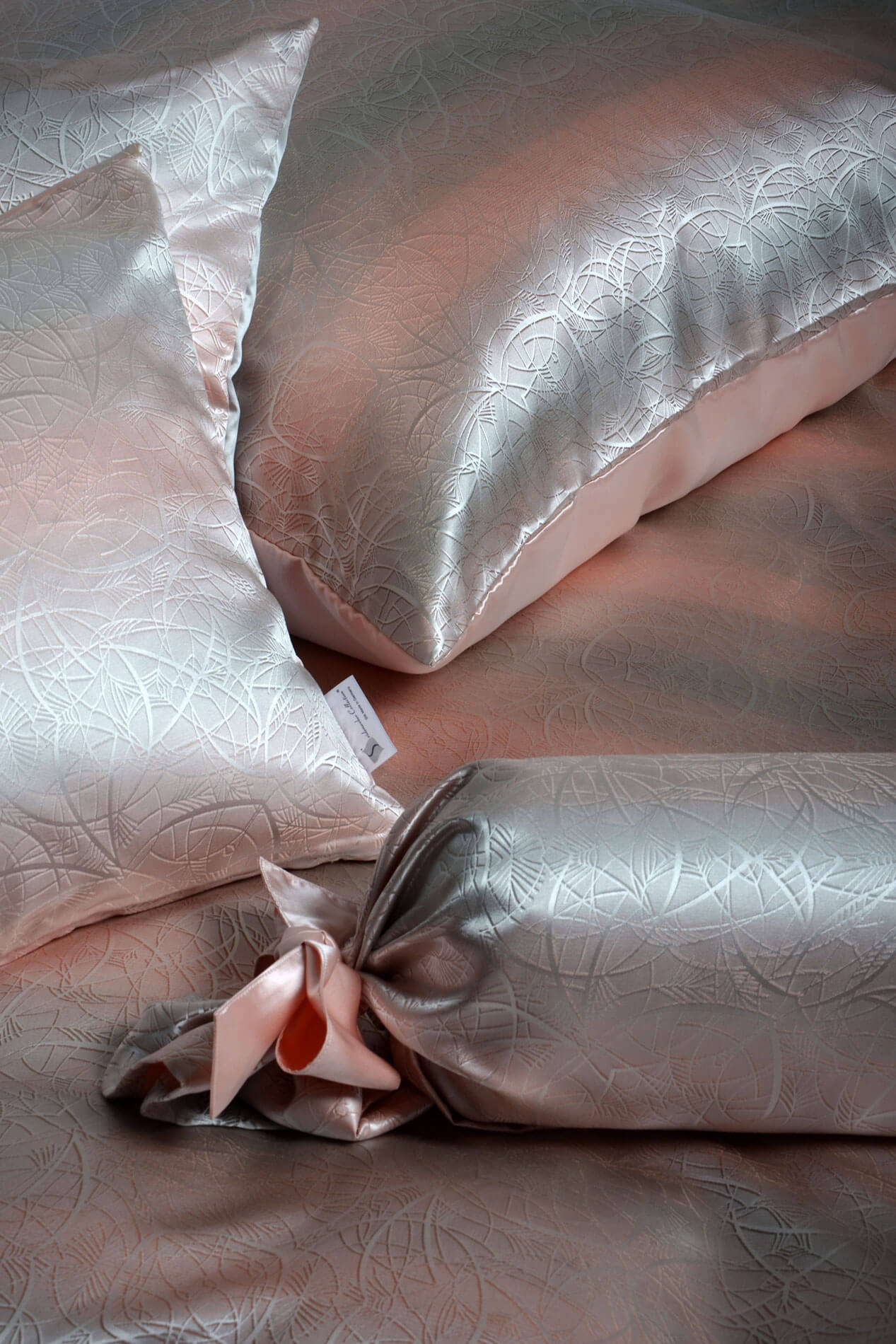 Комплект постельного белья из шелка  Ophelia