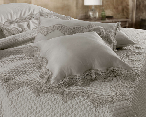 Дизайнерское покрывало Brenda Quilt